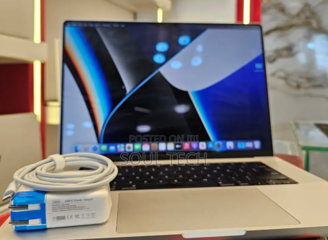 New Laptop Apple MacBook Pro 2021 M1 16GB Apple M1 Pro SSD 512GB