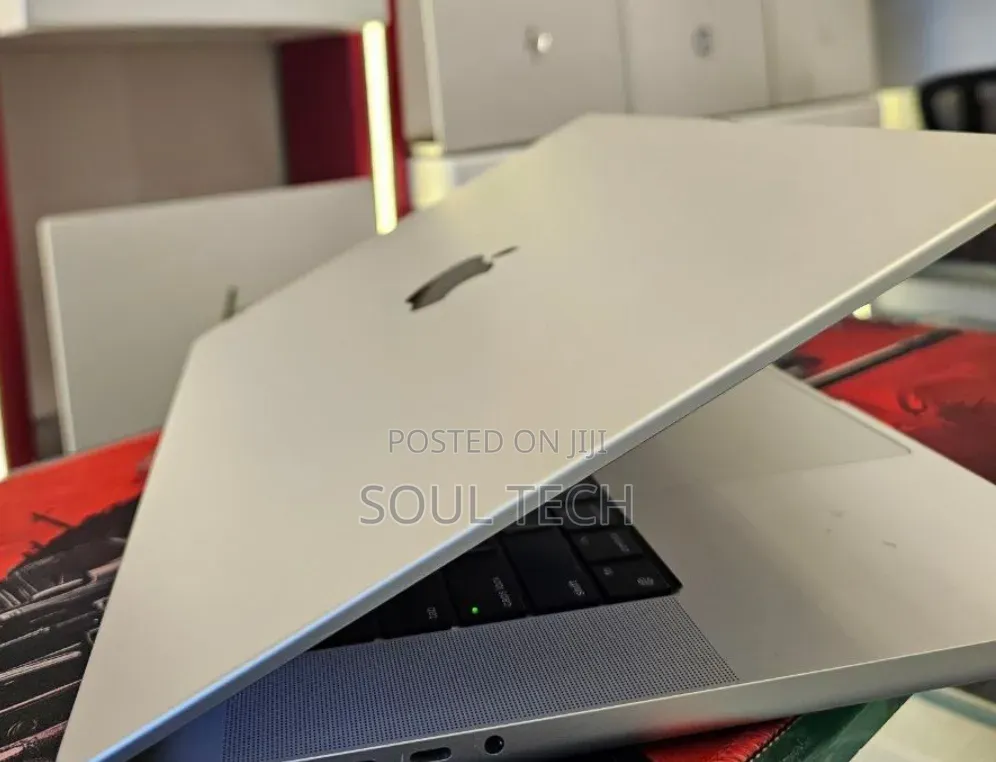 New Laptop Apple MacBook Pro 2021 M1 16GB Apple M1 Pro SSD 512GB