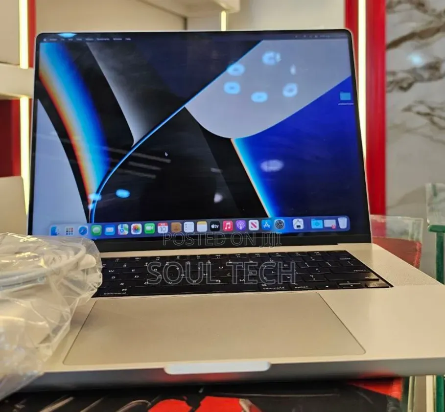 New Laptop Apple MacBook Pro 2021 M1 16GB Apple M1 Pro SSD 512GB