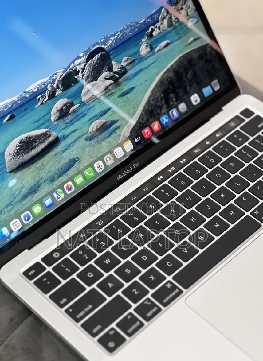New Laptop Apple MacBook Pro 2022 M2 8GB Apple M2 SSD 512GB