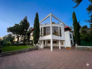 8bdrm House in Bole for rent