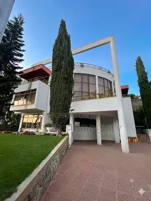 8bdrm House in Bole for rent