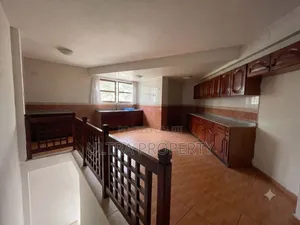 8bdrm House in Bole for rent