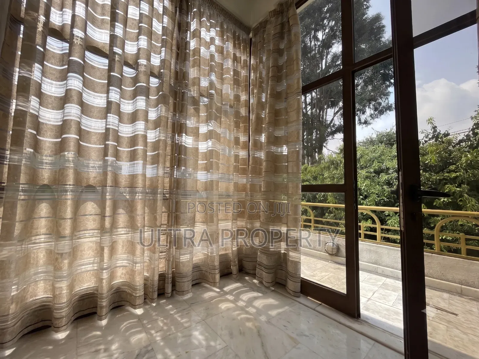 8bdrm House in Bole for rent