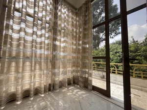 8bdrm House in Bole for rent