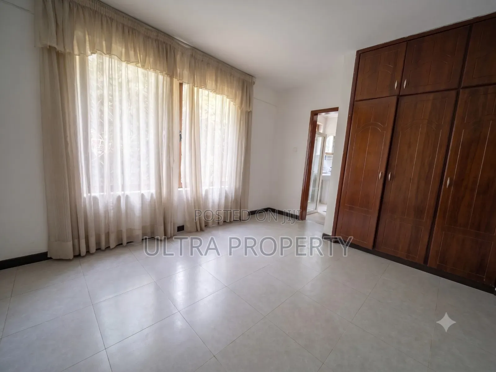 8bdrm House in Bole for rent
