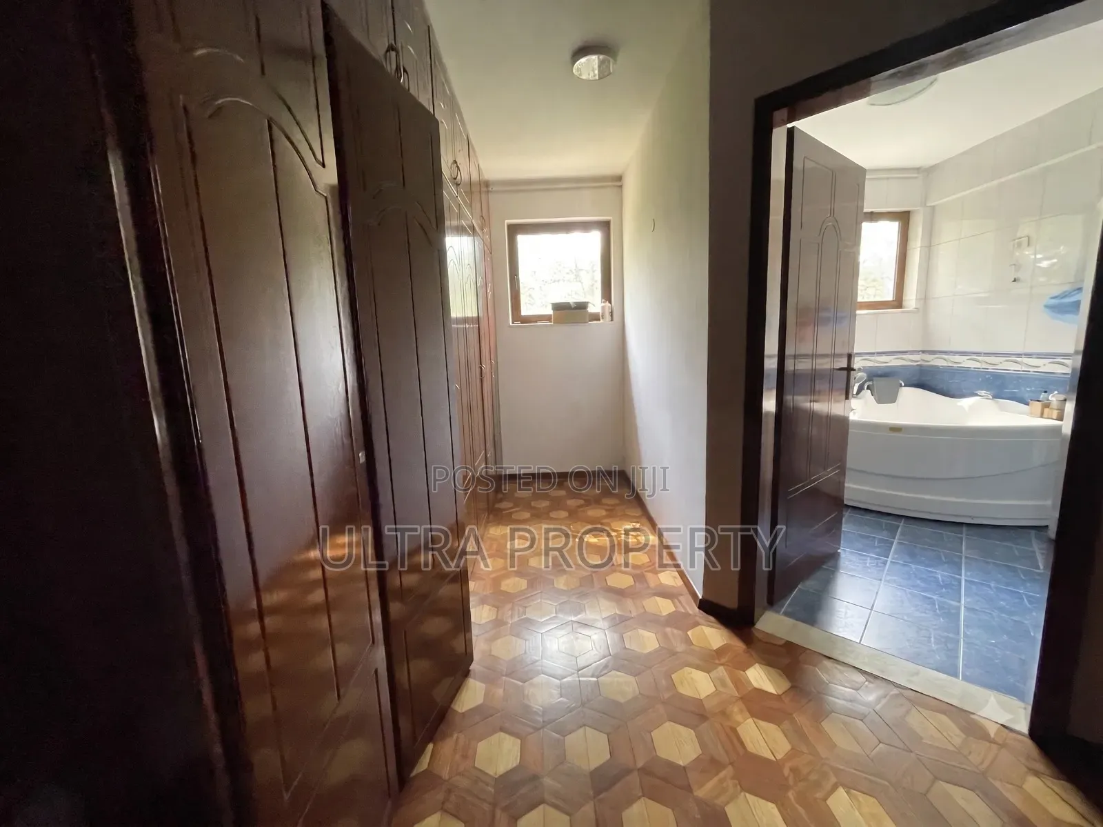 8bdrm House in Bole for rent