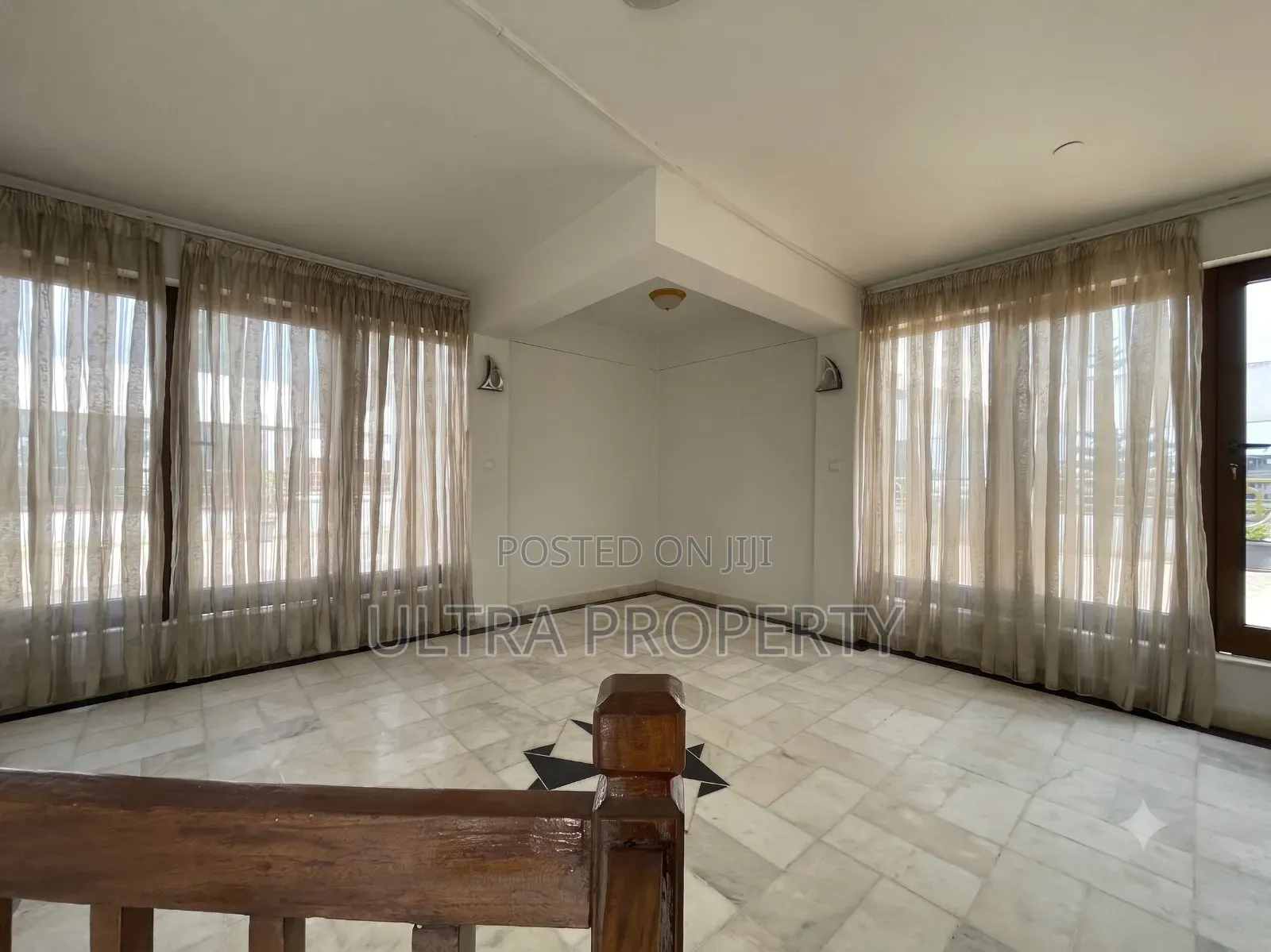 8bdrm House in Bole for rent