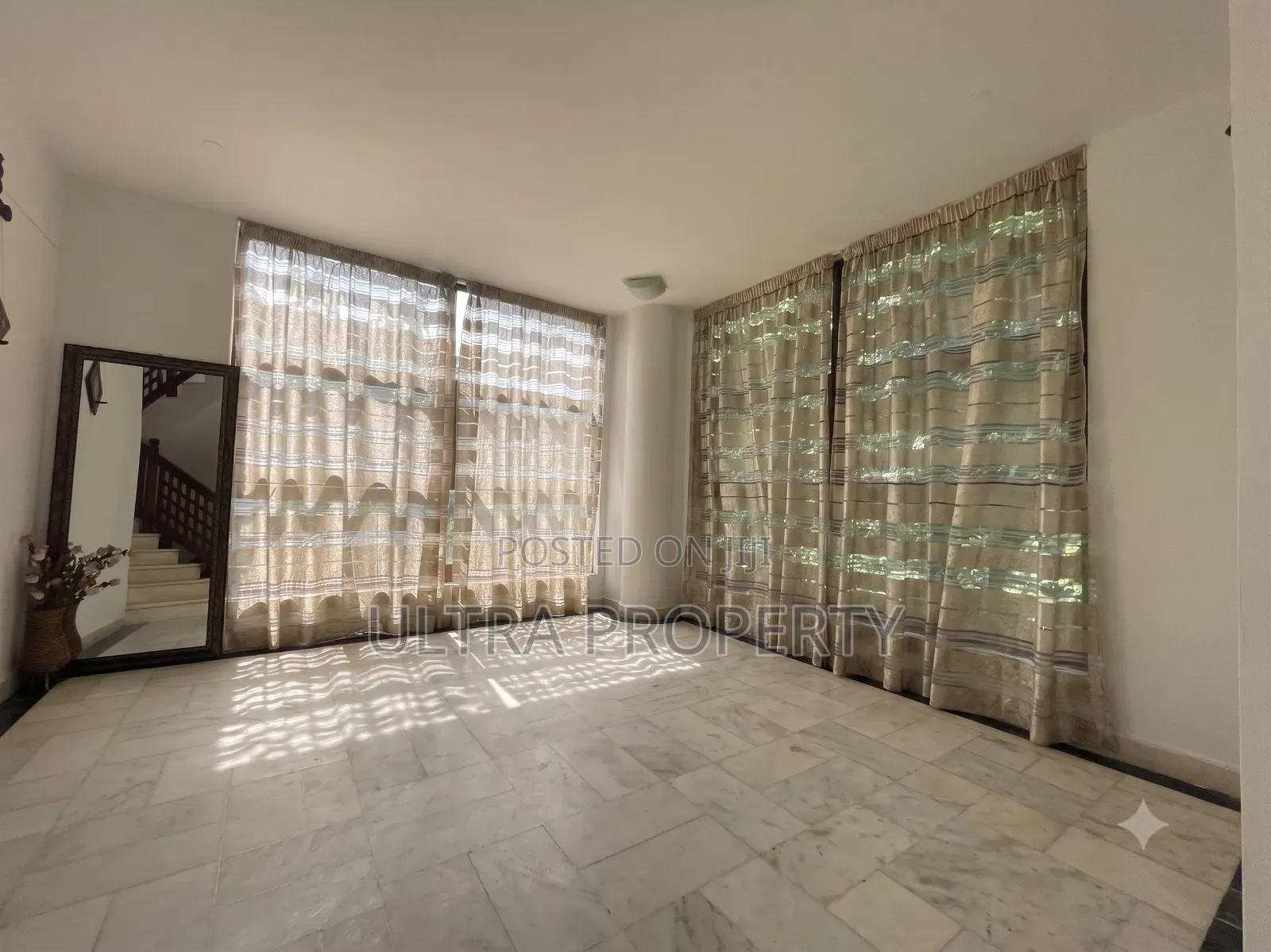 8bdrm House in Bole for rent