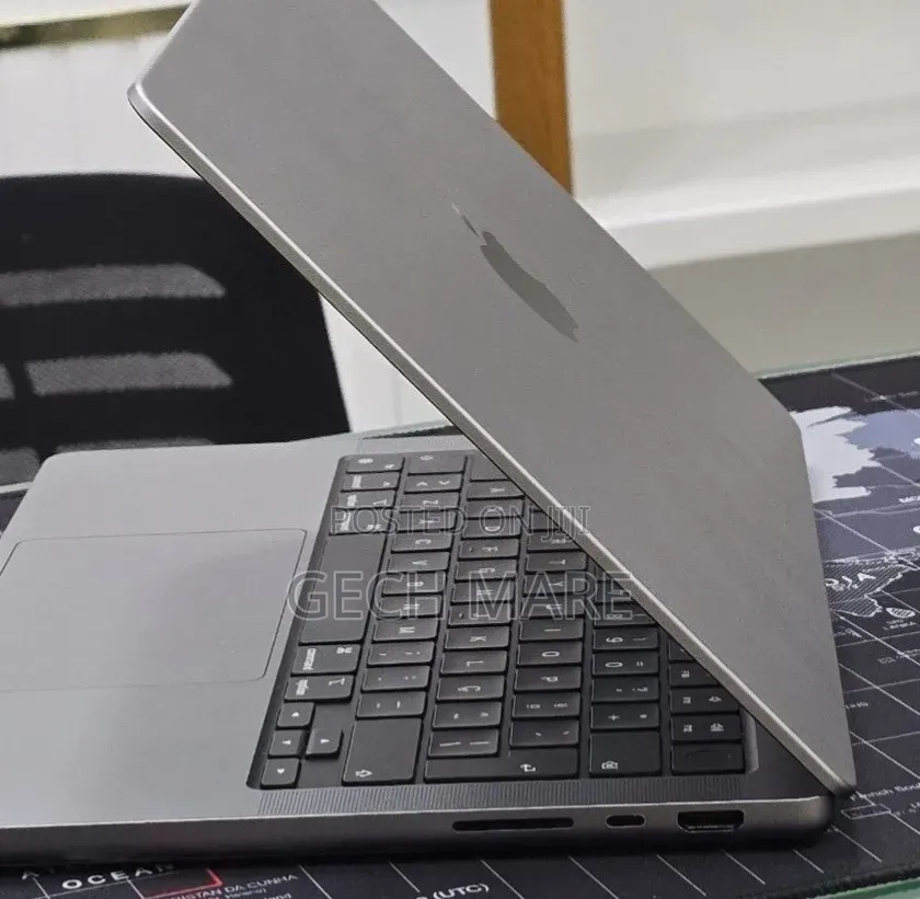 New Laptop Apple MacBook Pro 2021 M1 32GB Apple M1 Pro SSD 512GB