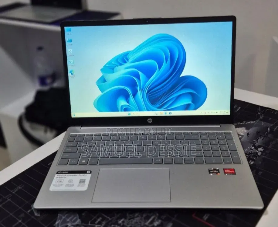 New Laptop HP Stream Notebook 16GB AMD Ryzen 5 SSD 256GB