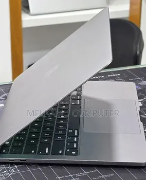 New Laptop Apple MacBook Pro 2022 M2 16GB Apple M2 SSD 512GB