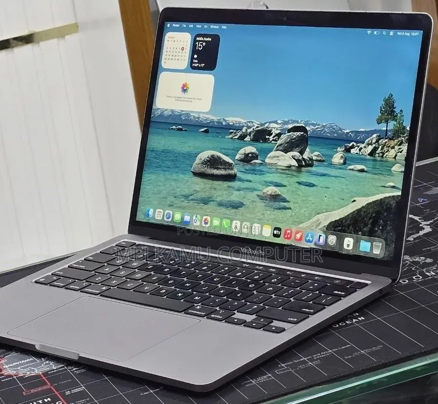 New Laptop Apple MacBook Pro 2022 M2 16GB Apple M2 SSD 512GB