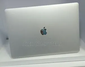 New Laptop Apple MacBook Pro 2018 16GB Intel Core i7 SSD 512GB