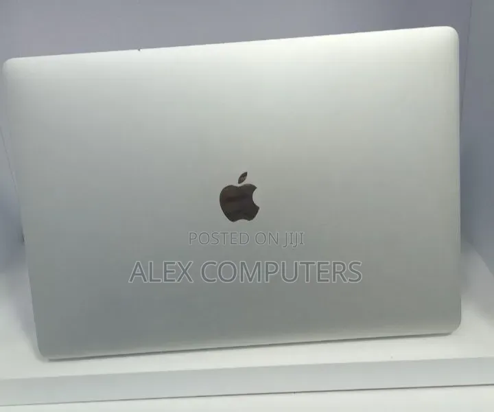 New Laptop Apple MacBook Pro 2018 16GB Intel Core i7 SSD 512GB