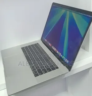 New Laptop Apple MacBook Pro 2018 16GB Intel Core i7 SSD 512GB
