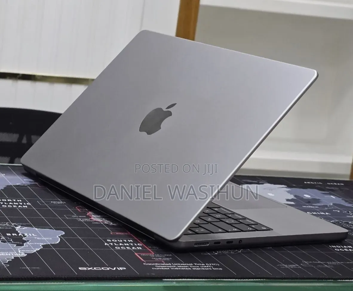 New Laptop Apple MacBook Pro 2021 M1 8GB Apple M1 Pro SSD 256GB