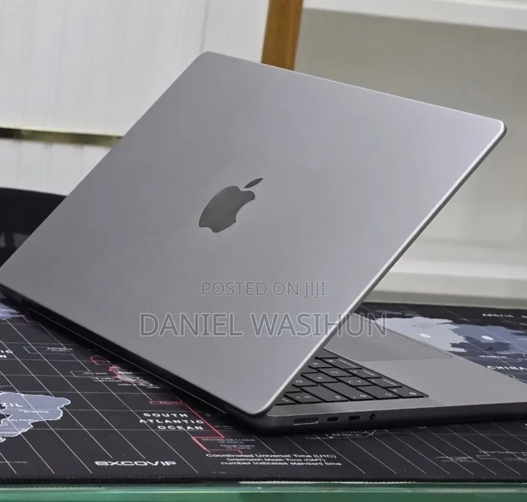 New Laptop Apple MacBook Pro 2021 M1 8GB Apple M1 Pro SSD 256GB