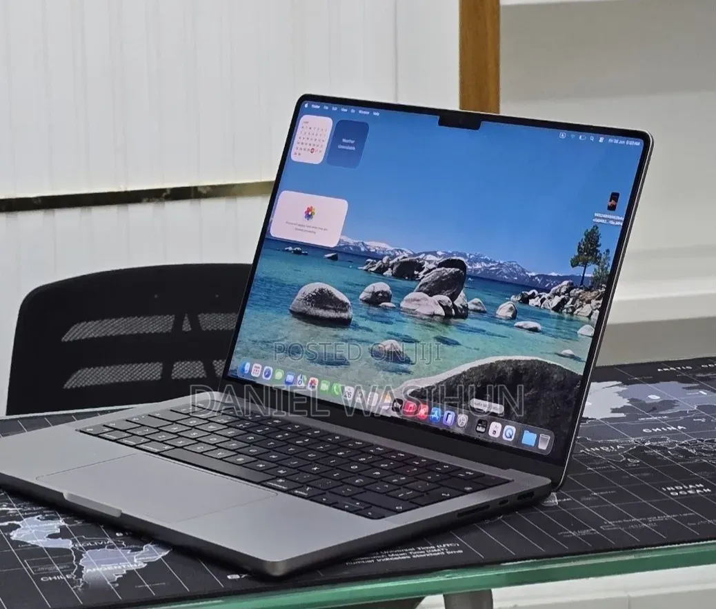 New Laptop Apple MacBook Pro 2021 M1 8GB Apple M1 Pro SSD 256GB