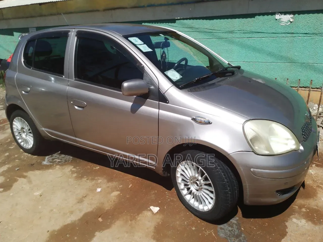 Toyota Vitz 2004 Gray