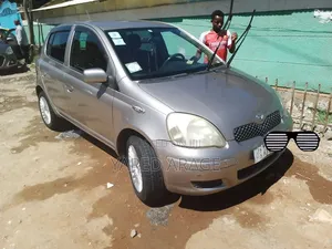 Toyota Vitz 2004 Gray
