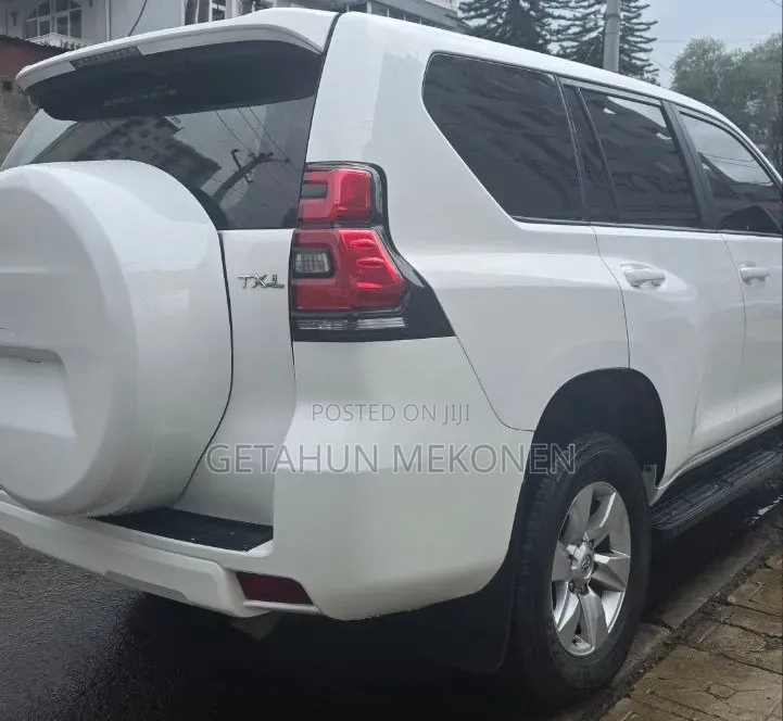 Toyota Land Cruiser 2019 White