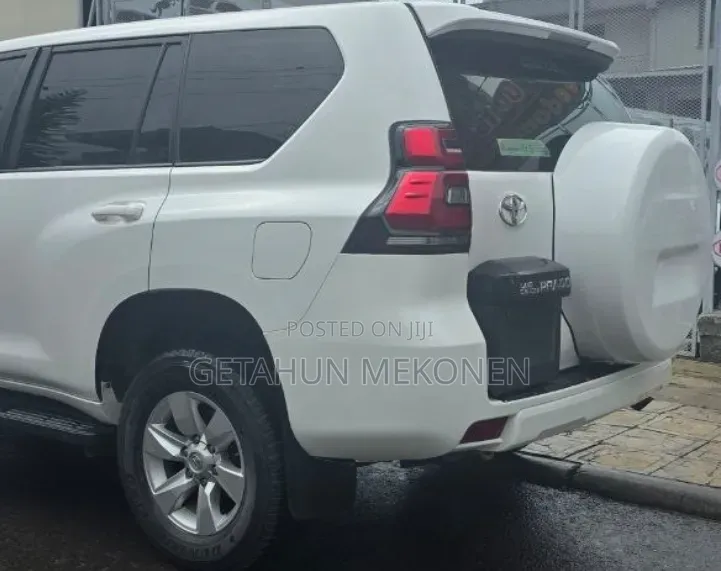 Toyota Land Cruiser 2019 White