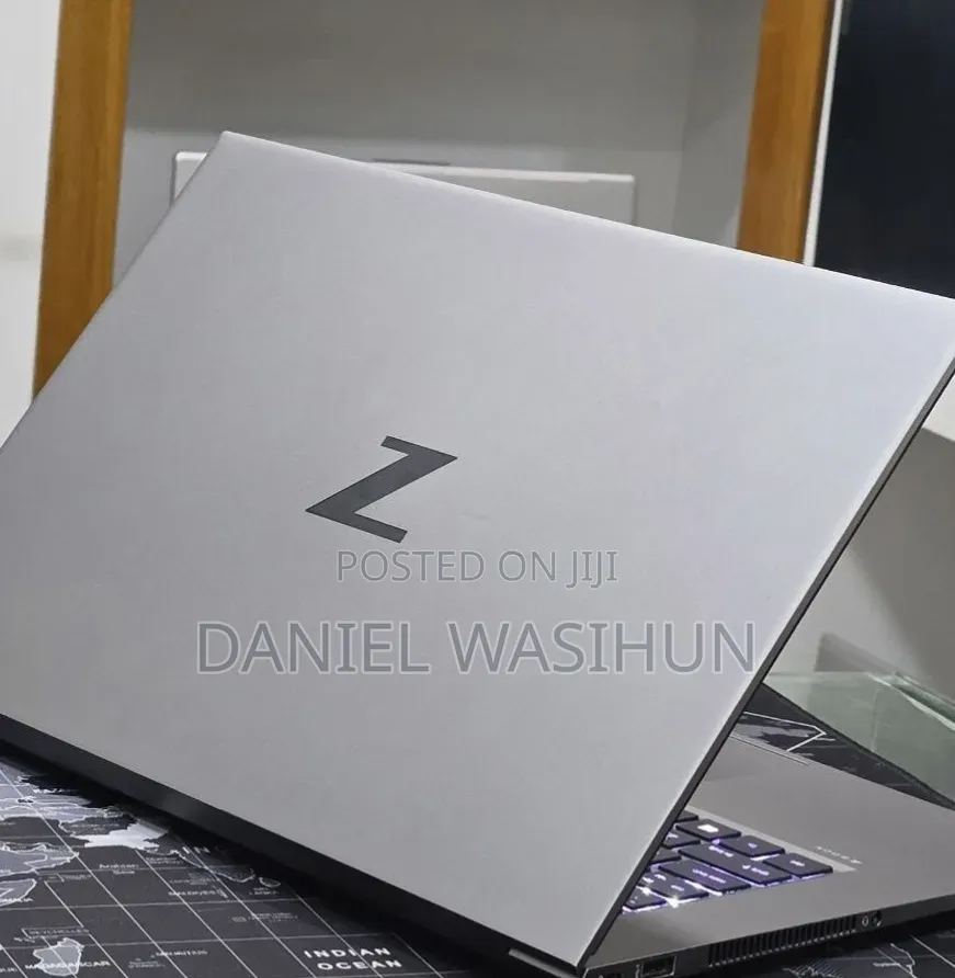 New Laptop HP ZBook Studio G8 32GB Intel Core i9 SSD 512GB