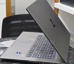 New Laptop HP ZBook Studio G8 32GB Intel Core i9 SSD 512GB