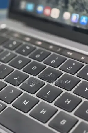 New Laptop Apple MacBook Pro 2022 M2 8GB Apple M2 SSD 512GB