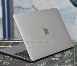 New Laptop Apple MacBook Pro 2022 M2 8GB Apple M2 SSD 512GB