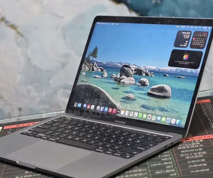 New Laptop Apple MacBook Pro 2022 M2 8GB Apple M2 SSD 512GB