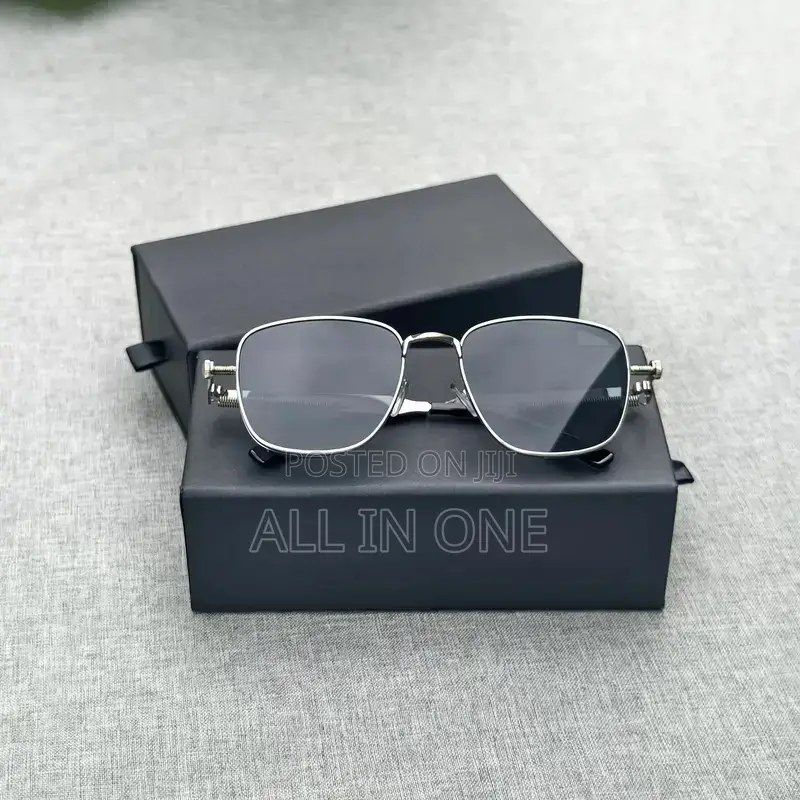 Black Classic Frame