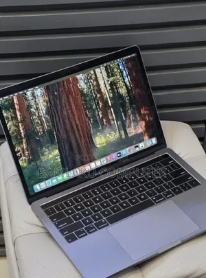 New Laptop Apple MacBook Pro 2019 16GB Intel Core i7 SSD 512GB
