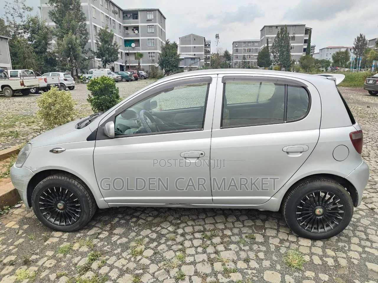 Toyota Vitz 2001 Silver
