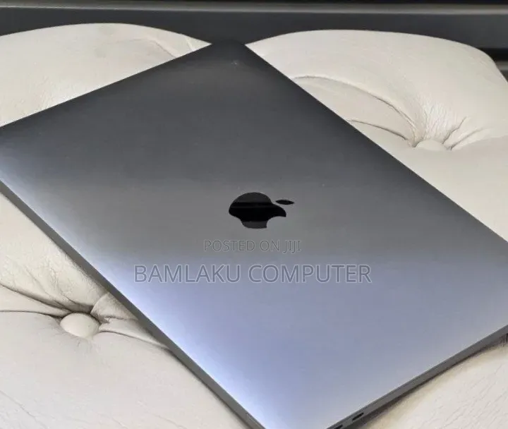 New Laptop Apple MacBook Pro 2019 16GB Intel Core i7 SSD 512GB