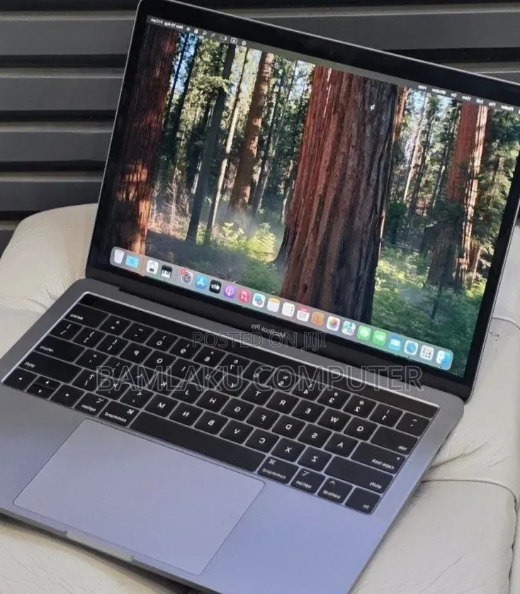 New Laptop Apple MacBook Pro 2019 16GB Intel Core i7 SSD 512GB