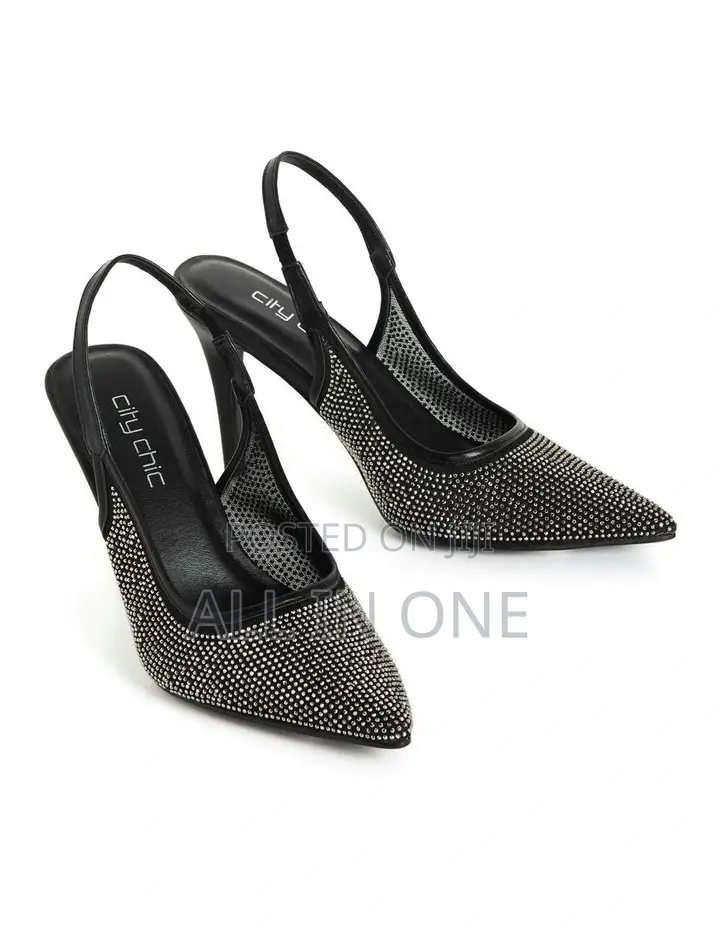Pointed Toe Women’s Heel Size 37