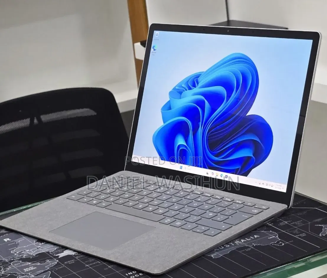New Laptop Microsoft Surface Book 3 16GB Intel Core i5 SSD 512GB
