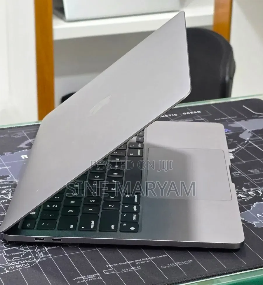 New Laptop Apple MacBook Pro 2022 M2 8GB Apple M2 SSD 256GB