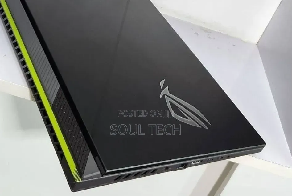 New Laptop Asus ROG Strix G16 16GB Intel Core i9 SSD 1T