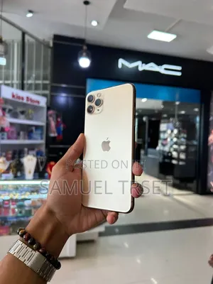 New Apple iPhone 11 Pro Max 64 GB Gold