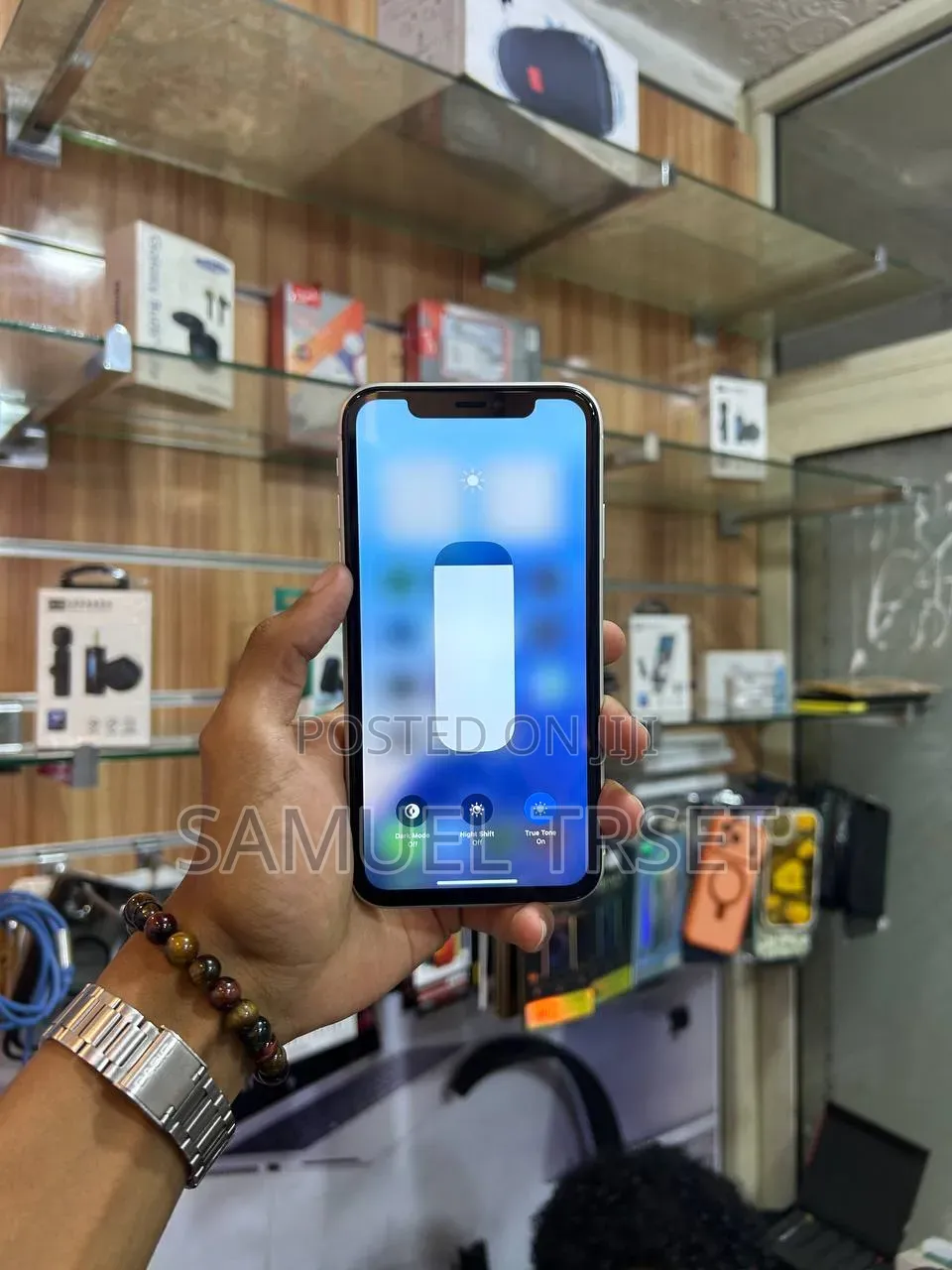 New Apple iPhone XR 64 GB White