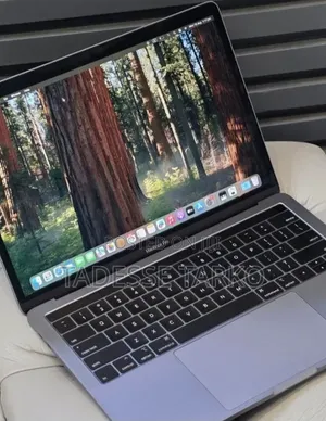 New Laptop Apple MacBook Pro 2019 16GB Intel Core i7 SSD 512GB