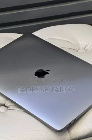 New Laptop Apple MacBook Pro 2019 16GB Intel Core i7 SSD 512GB