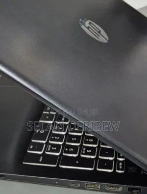 New Laptop HP Pavilion 15 8GB Intel Core i7 SSD 256GB