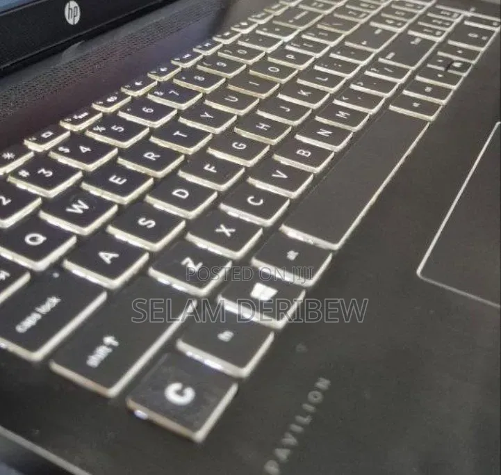 New Laptop HP Pavilion 15 8GB Intel Core i7 SSD 256GB