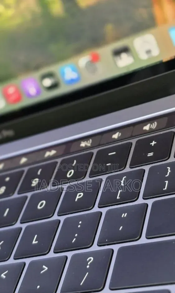 New Laptop Apple MacBook Pro 2019 16GB Intel Core i5 SSD 512GB