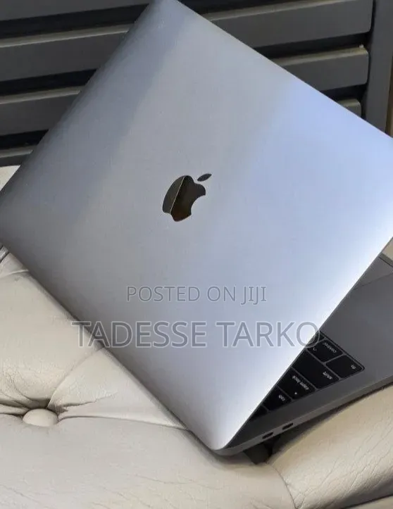 New Laptop Apple MacBook Pro 2019 16GB Intel Core i5 SSD 512GB