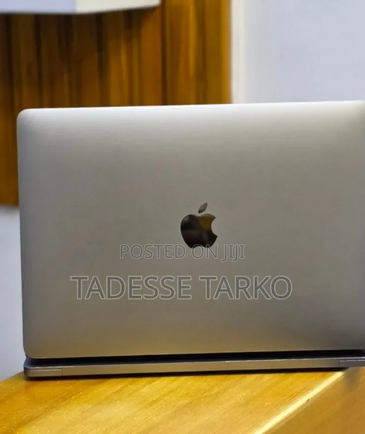 New Laptop Apple MacBook Pro 2019 16GB Intel Core i5 SSD 512GB